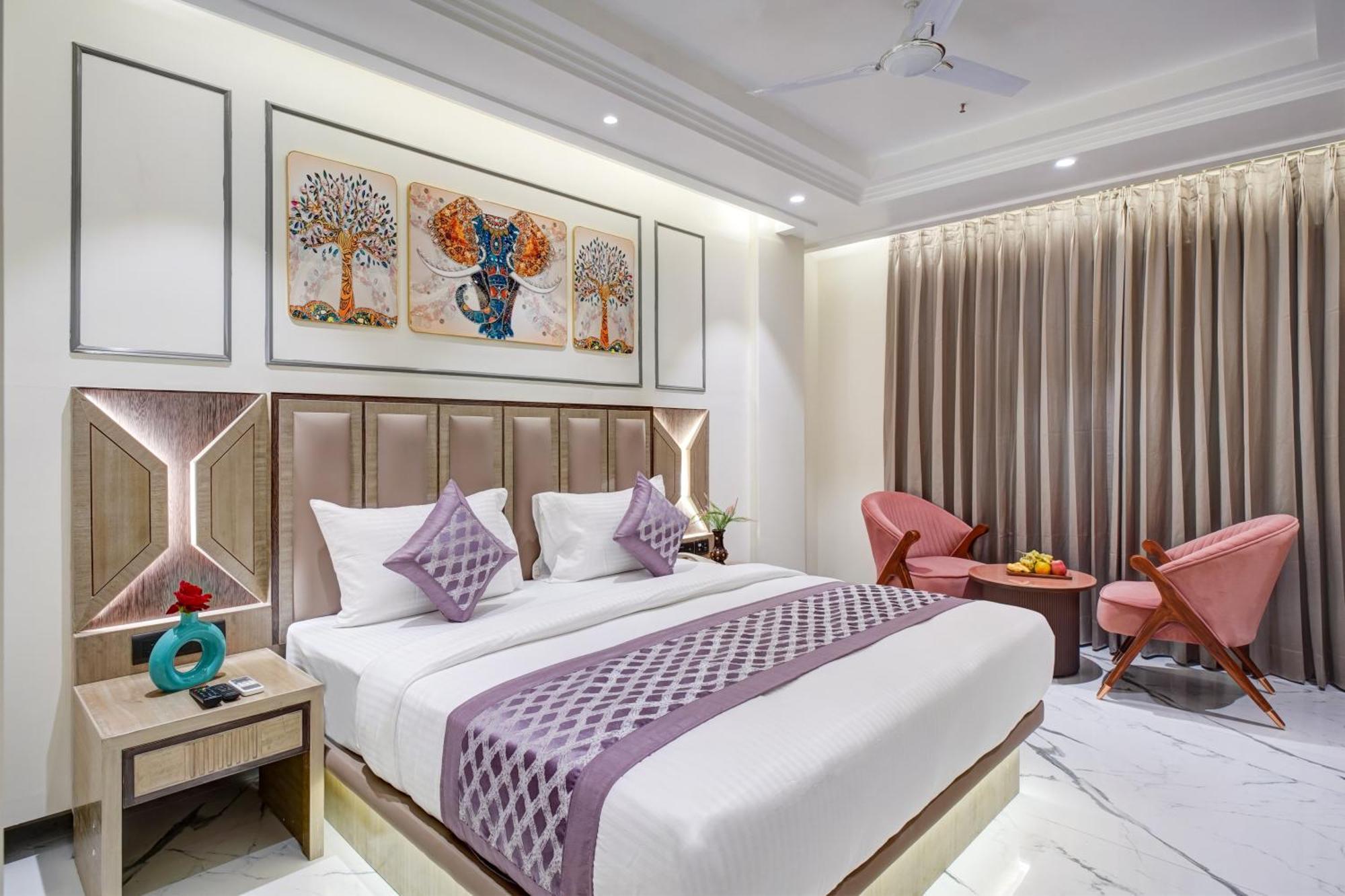 Newly Built Gold The Royal With Rooftop Restaurant - 2Mins Walk From New Delhi Rail Station & 5Mins From Connaught Place Exterior foto